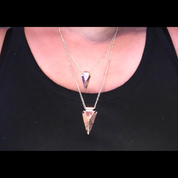 NWT layered goldtone chain 💙 - Picture 4 of 4